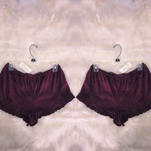 NWT GILLY HICKS MAROON SHORTS!!!